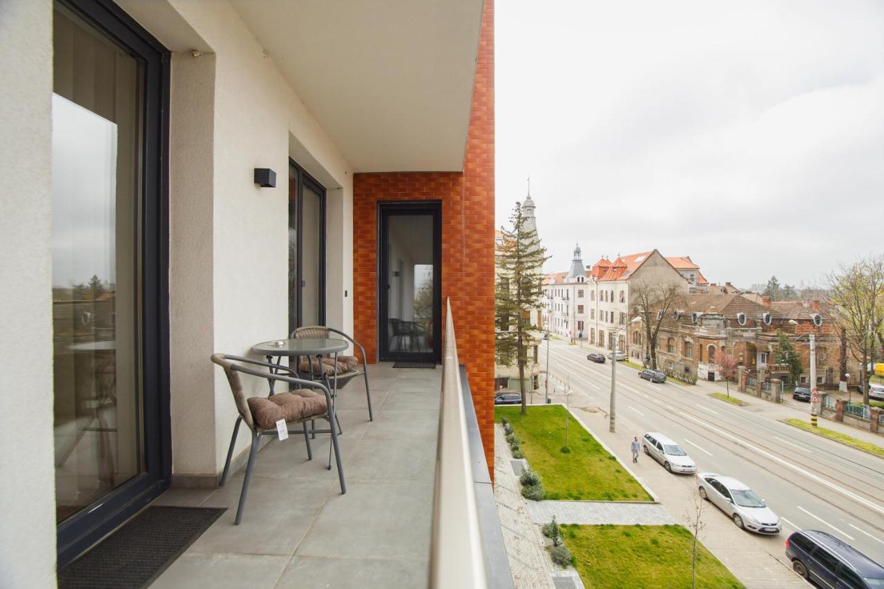 Enjoy The Light ! Central Space Oradea Buitenkant foto