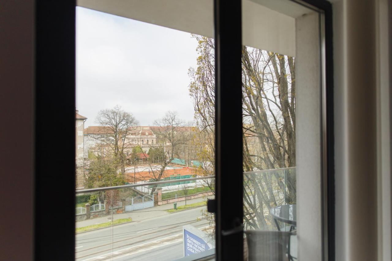 Enjoy The Light ! Central Space Oradea Buitenkant foto